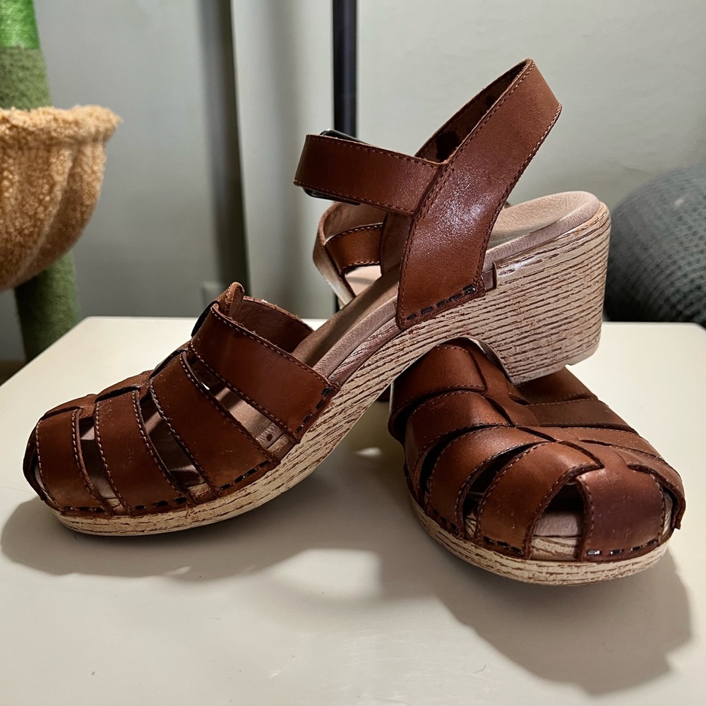 Dansko Milly Fisherman clog sandals brown caramel color closed toe, ankle strap.